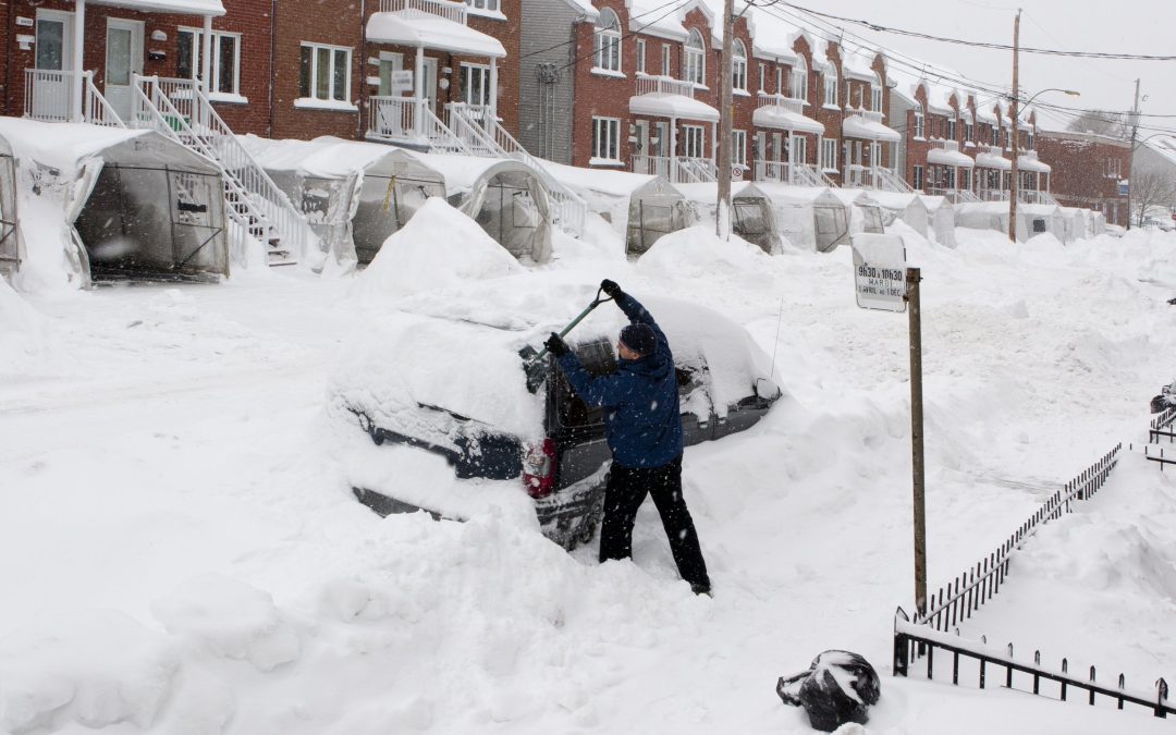 Pelleter la neige : une séance de gym!